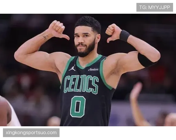 怀特挡拆吸引防守为塔图姆制造空位三分效率回升