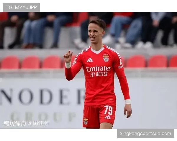 菲利克斯穿得比我衣柜还贵，球场外根本不像个足球运动员啊